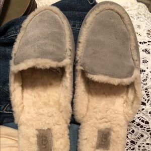 Ugg slippers 8.5